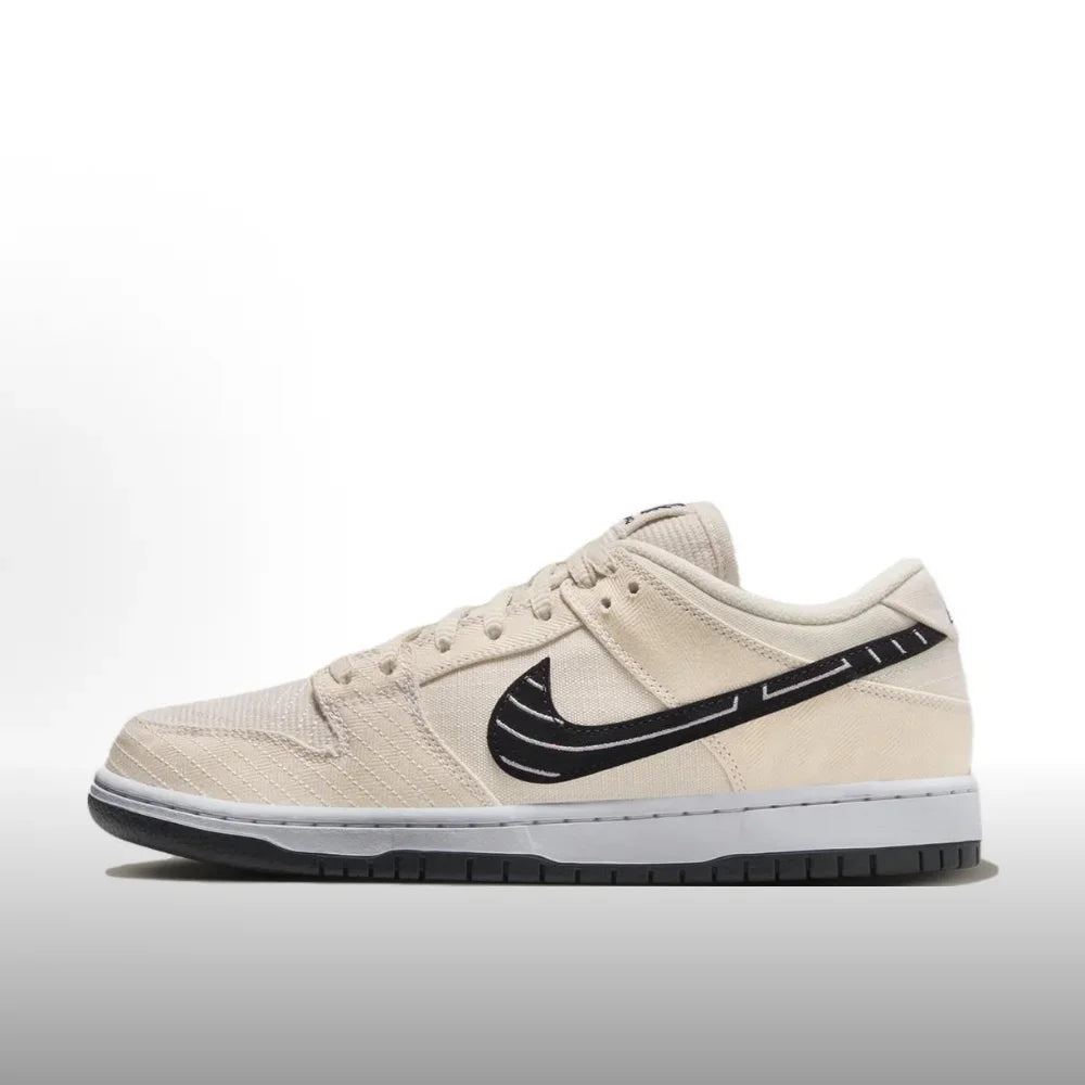 Nike Dunk SB Trendikkäät ja minimalistiset, nämä jokapäiväiseen käyttöön tarkoitetut vapaa-ajan lenkkarit tarjoavat mukavuutta ja kestävyyttä. HF5441-100