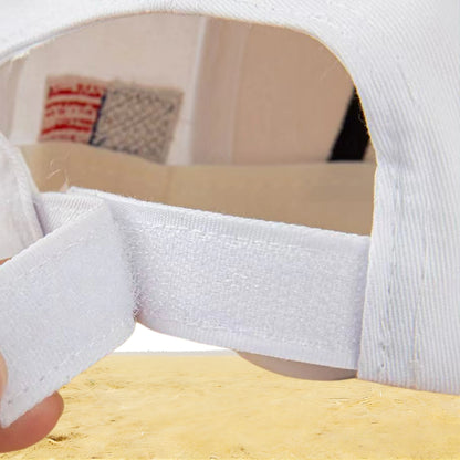 A fashionable white American hat with "45-47" details, perfect for a beach outing, ideal for a leisurely walk by the seaside or