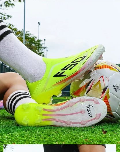 Nouvelles chaussures de football pour hommes, de haute qualité, très vendues, antidérapantes, mi-hautes, légères, pour l'extérieur, crampons de match, pour l'entraînement sur gazon.