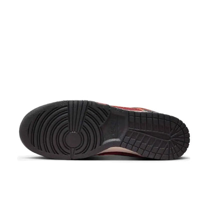 Nike Dunk Low Burgundy: sneakers unisex basse, antiscivolo, resistenti e dal look retrò, modello HQ1965-600
