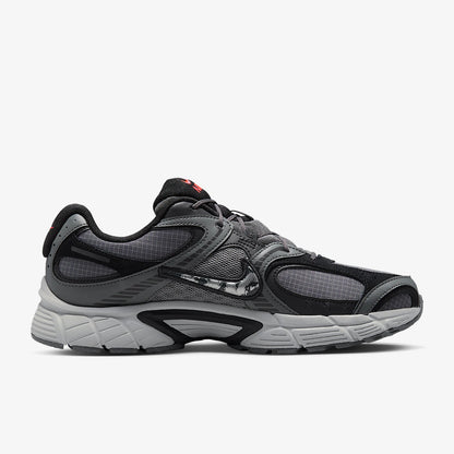 Nike Authentic V5 RNR SE miesten pehmustetut, kulutusta kestävät urheilukengät IM6769-068